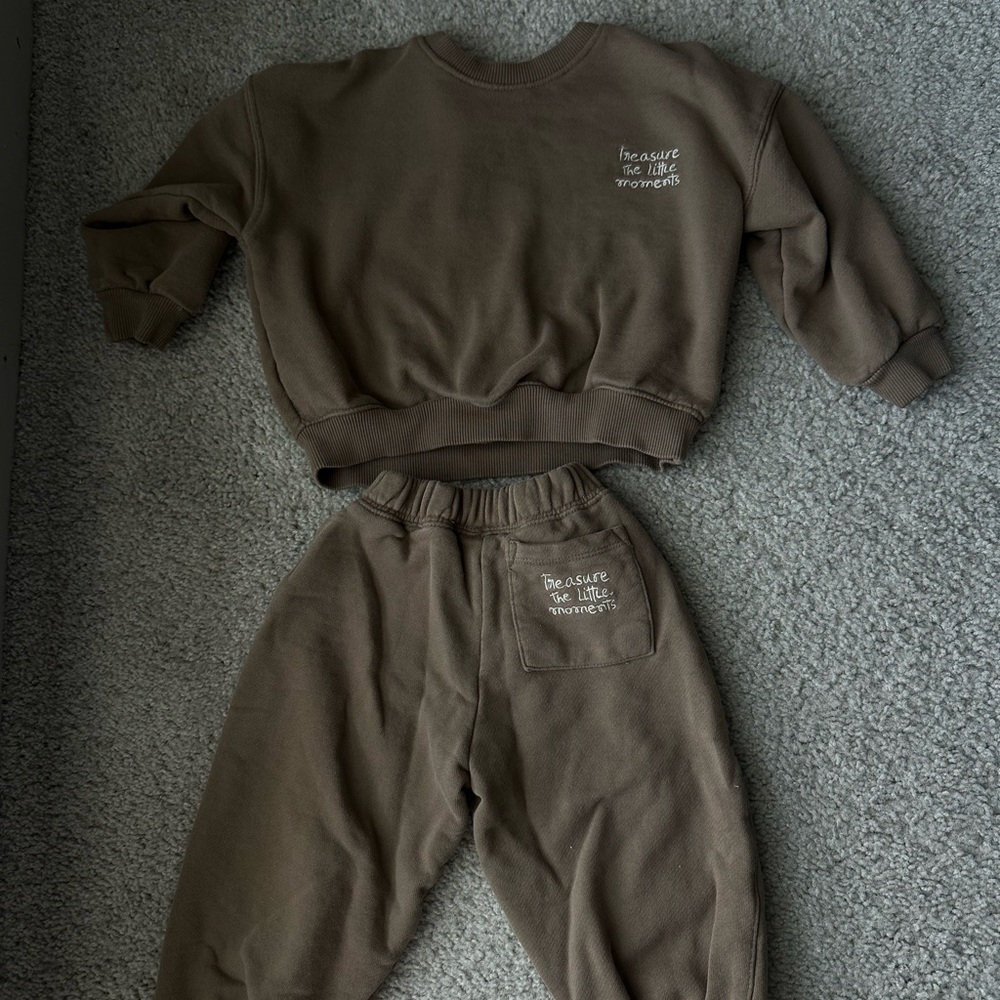 ZARA Cozy Sweatshirt & Jogger Set